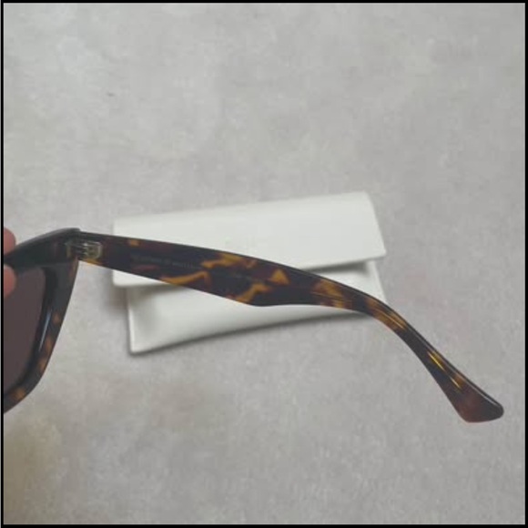 Tortoise Shell Cat-Eye Sunglasses - Picture 5 of 5